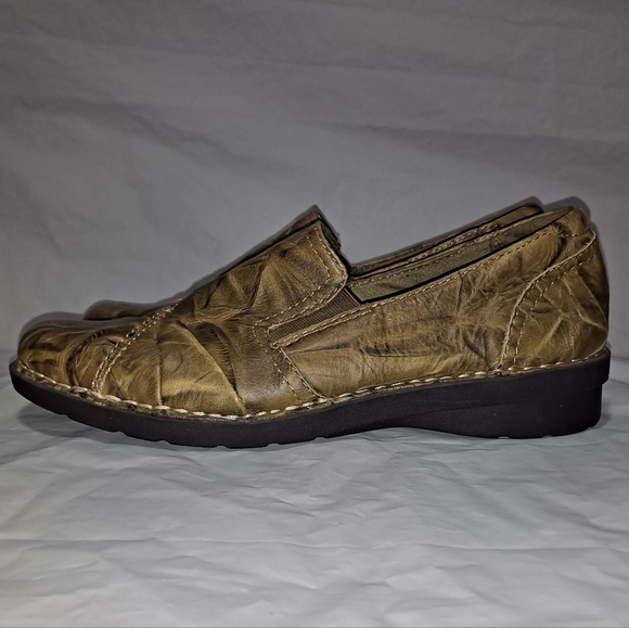 Clarks Shoes Clarks Bendables Camo Slipon Shoes Womens Us Size 75 M